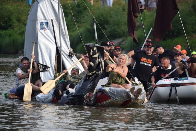 В обласному центрі відбувся один із найочікуваніших заходів літа – «Ужгородська регата» – 05