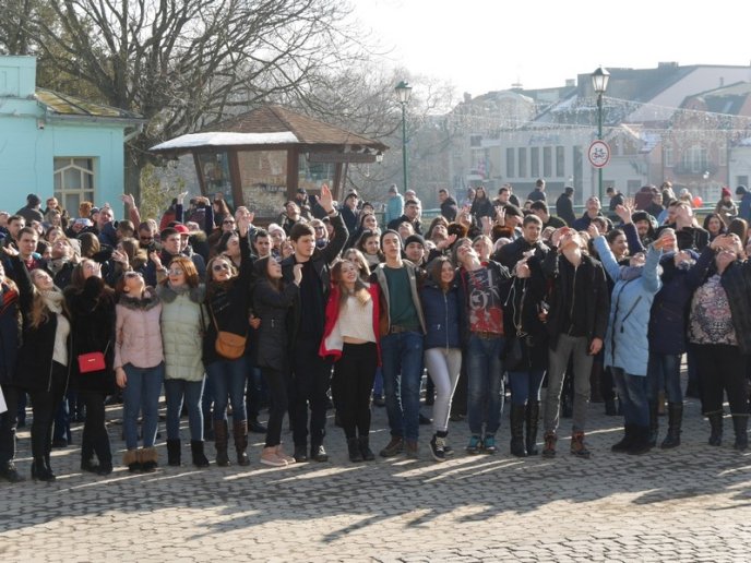 В Ужгороді зафіксували новий рекорд із наймасовіших обіймів в Україні – 09