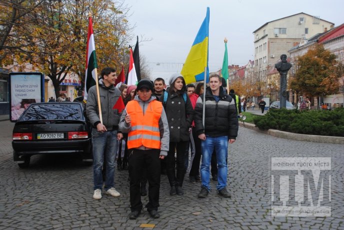 Закарпатські угорці вшанували жертв сталінських репресій поминальною ходою (ФОТО) – 01