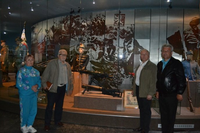 Делегація керівного складу "Закарпаття-Щит" та "Клубу 128 дивізії" відвідала воєнно-історичний музей у місті Свидник (ФОТО) – 02