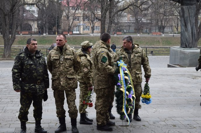 Ужгородці прощаються із загиблим майором АТО Віталієм Постолакі (ФОТО) – 06