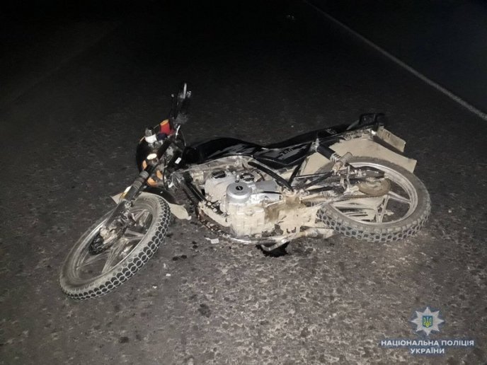 Нічна ДТП: зіткнулися мотоцикл та мікроавтобус – 02