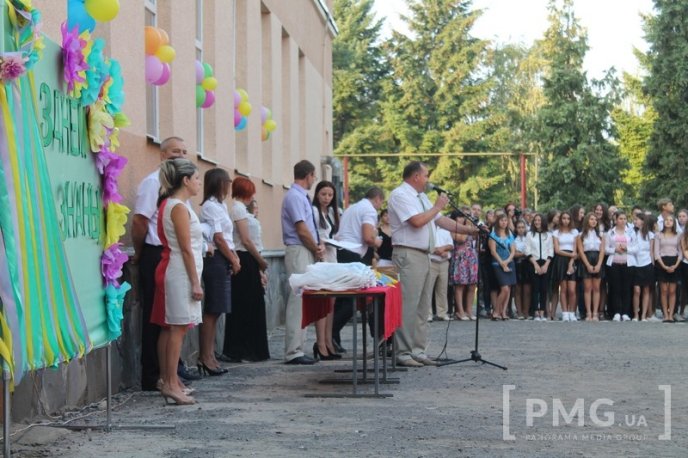 НВК "Гармонія" урочисто відзначила свято Першого вересня лінійкою у вишиванках – 28