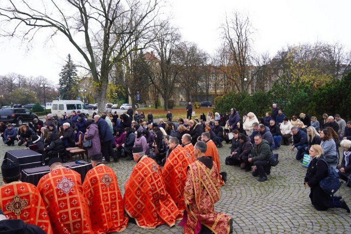 Сьогодні поховали захисника, який загинув у жовтні минулого року – 06