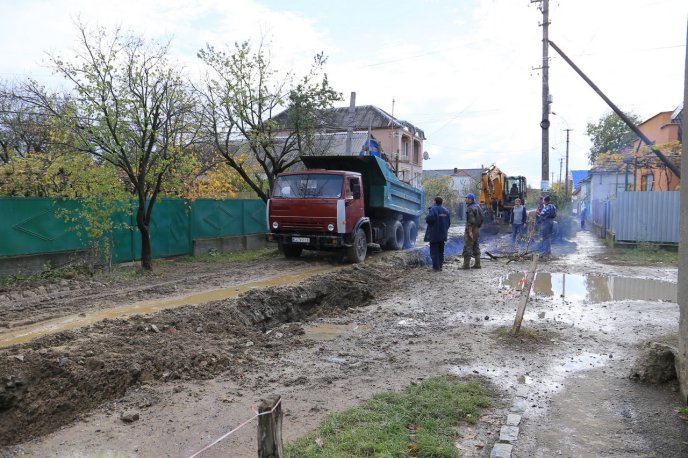 У Мукачеві зводять каналізаційну мережу на 16 вулицях – 03