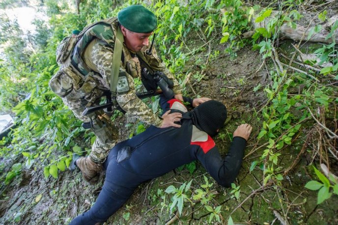 На Закарпатті прикордонники започаткували річкові патрулі  – 02