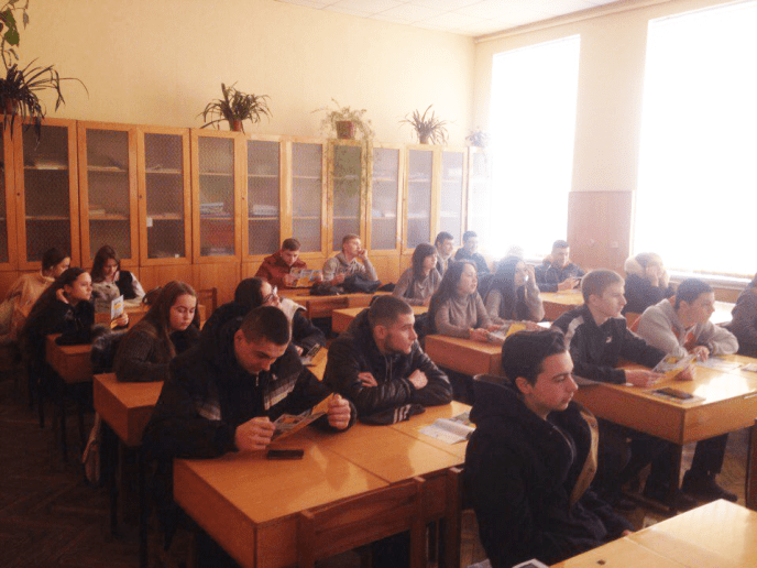 У Мукачеві відкрили ще одну сучасну велопарковку  – 04