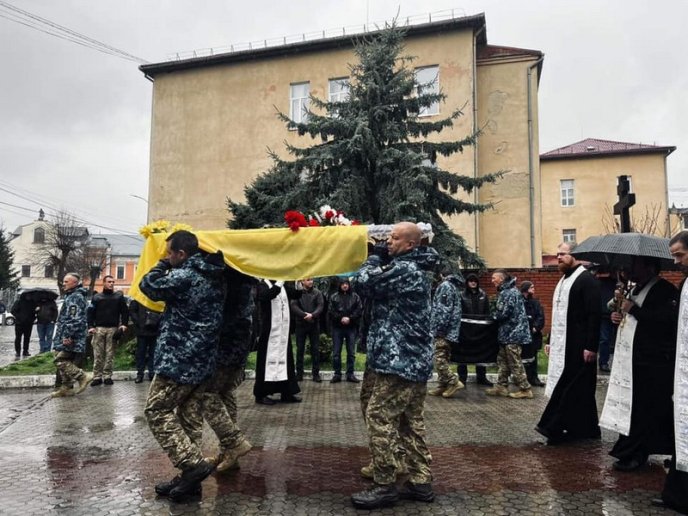 У Мукачеві поховали військового 128-ої бригади – 08