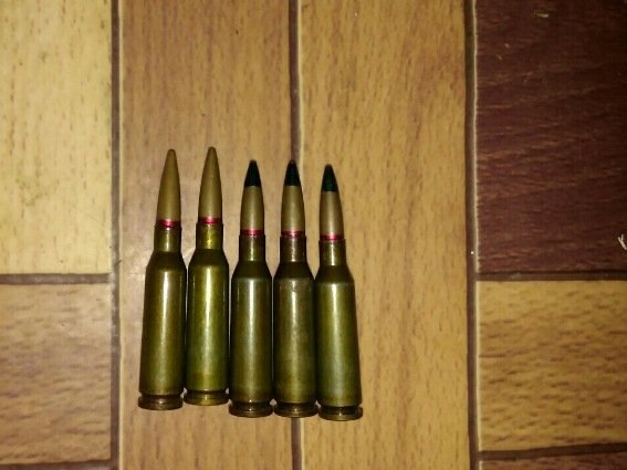Стрілянина на Рахівщині: поліцейські знайшли у п’яного чоловіка рушниці, ножі, гранати, патрони та оптичні приціли – 07 Стрілянина на Рахівщині: поліцейські знайшли у п’яного чоловіка рушниці, ножі, гранати, патрони та оптичні приціли – 07