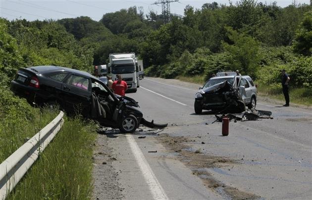 Біля Кольчина жахлива ДТП: двоє людей загинуло, ще двоє – у лікарні – 06 Біля Кольчина жахлива ДТП: двоє людей загинуло, ще двоє – у лікарні – 06