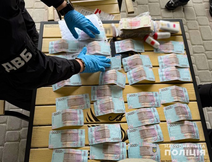 Закарпатець намагався підкупити начальника патрульної поліції – 01 Закарпатець намагався підкупити начальника патрульної поліції – 01