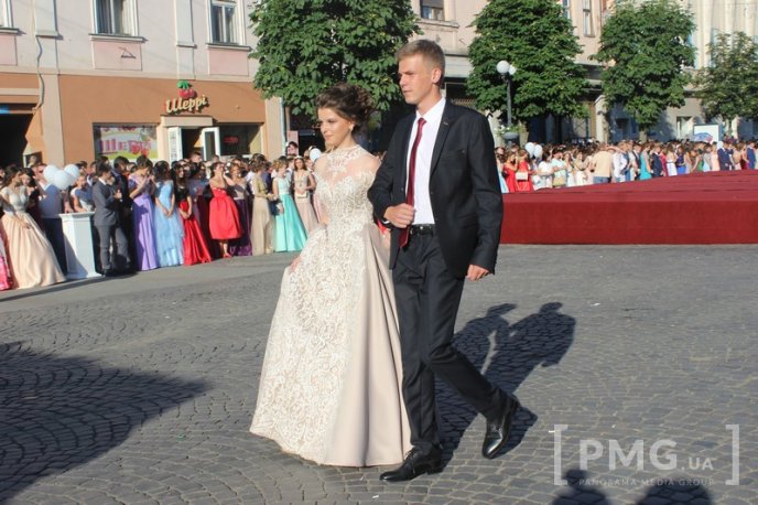 У Мукачеві нагородили випускників-медалістів – 45