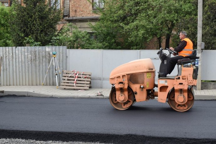 В Ужгороді завершується реконструкція на площі Георгія Кірпи – 01