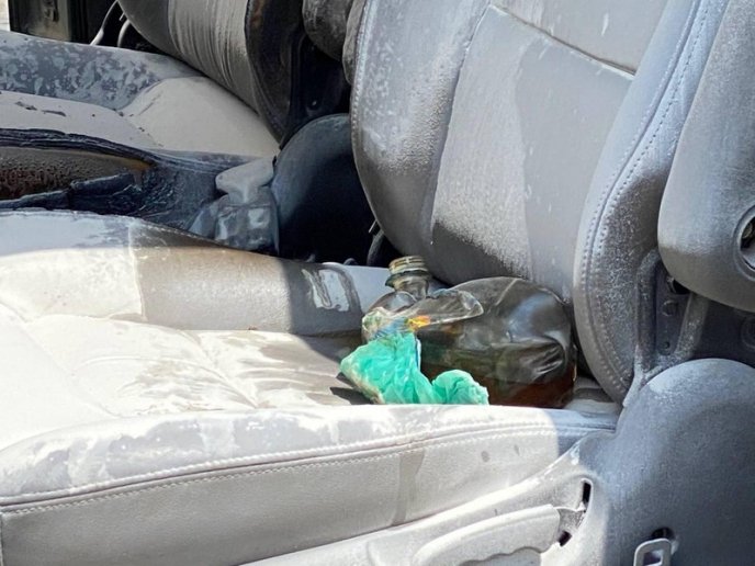 Перед Закарпатською ОДА підпалили машину – 04