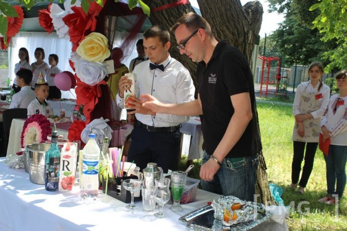 Студенти Мукачівського торговельно-економічного коледжу показали як правильно працювати в ресторанах – 13