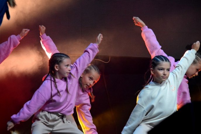 На концерті до Дня Ужгорода виступала співачка Аліна Паш – 05