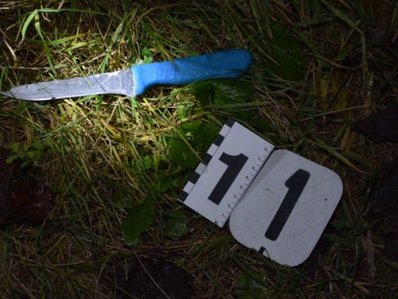 З’явились фото з місця моторошного вбивства чоловіка у Ракошині – 02