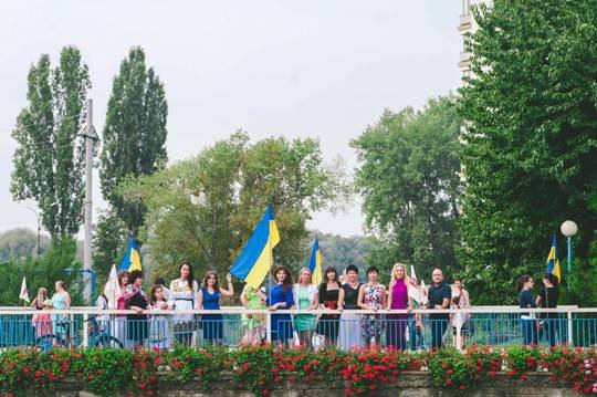 Біля ПАДІЮНу в Ужгороді зацвів "Квітучий міст" – 02 Біля ПАДІЮНу в Ужгороді зацвів "Квітучий міст" – 02