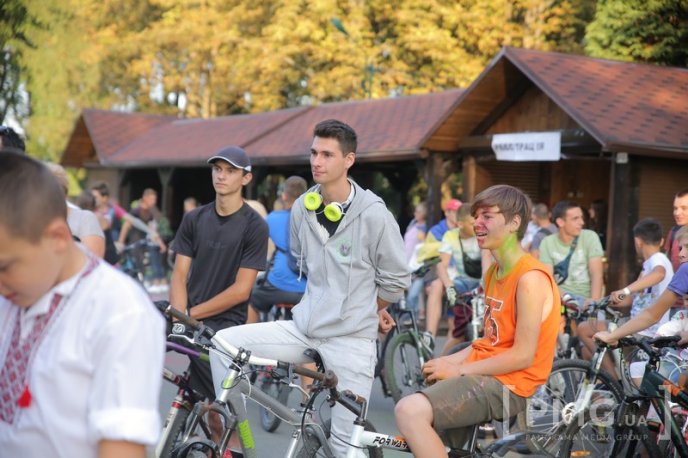 Миттєвості велозаїзду у Мукачеві: фоторепортаж із "Літньої зустрічі цімборів" – 31