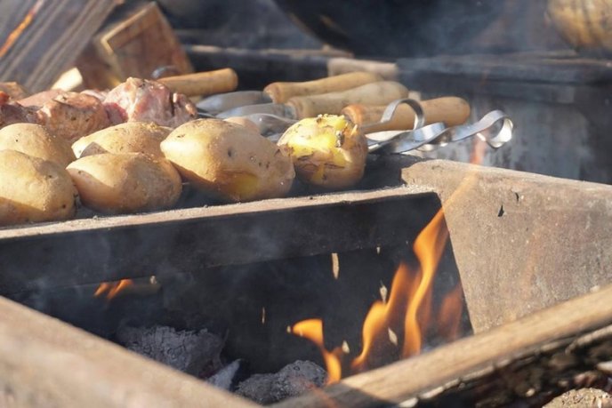 «Червене вино 2020»: чим пригощають та як розважають гостей фестивалю – 06