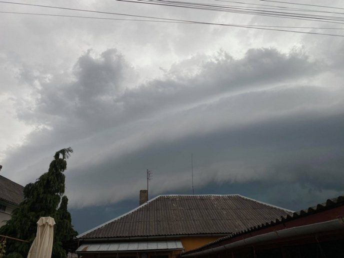 За мить до грози: в мережі показали вражаючі кадри – 03 За мить до грози: в мережі показали вражаючі кадри – 03