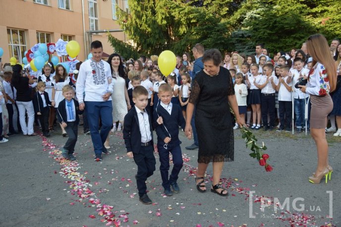 У ЗОШ №4 міста Мукачева пролунав перший дзвінок – 07