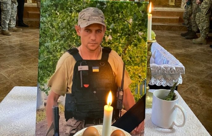 В останню дорогу провели хороброго закарпатця Віталія Островку – 01 В останню дорогу провели хороброго закарпатця Віталія Островку – 01