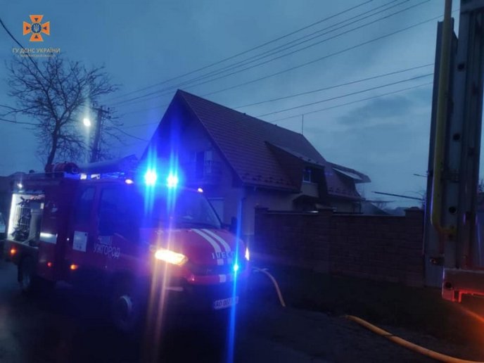 На Ужгородщині під час пожежі постраждав чоловік – 02