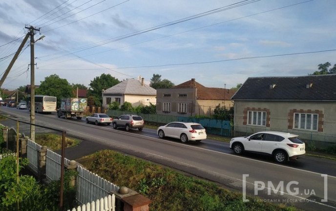 Рух трасою Київ-Чоп в межах Ракошина ускладнено вже 4 години – 03