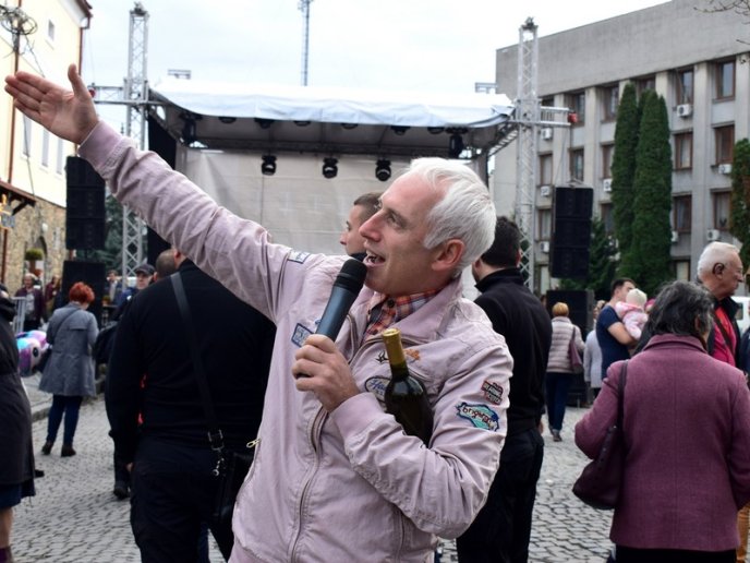 В Ужгороді триває фестиваль молодого вина “Закарпатське Божоле” – 17