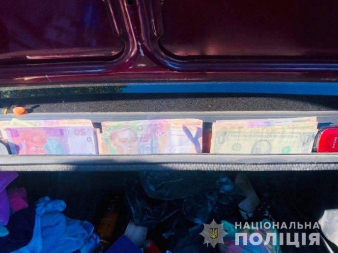 Закарпатка обкрадала людей під цікавим приводом – 04