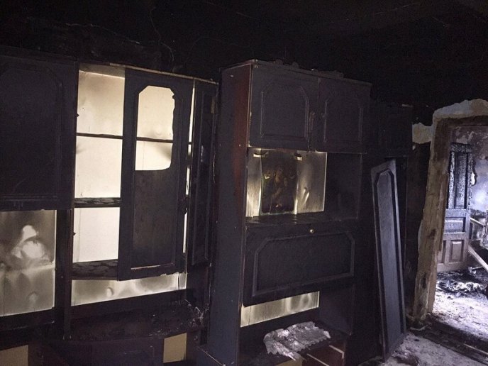 Вагітна жінка з двома дітьми вибігла з палаючого будинку: подробиці вечірньої пожежі – 02 Вагітна жінка з двома дітьми вибігла з палаючого будинку: подробиці вечірньої пожежі – 02