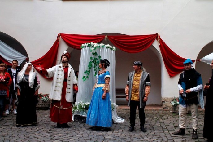 Середньовічне весілля відгуляли на Закарпатті – 08