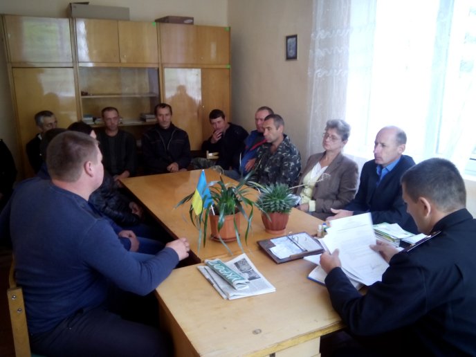 Міжгірські рятувальники продовжують навчати правилам безпеки місцеве населення – 01