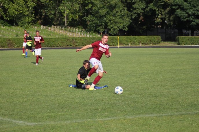 Футболісти з Мукачева та Бобовища влаштували справжню "перестрілку" – 08
