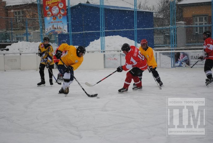 У Мукачеві відбувся відкритий Кубок області з хокею (ФОТО) – 35