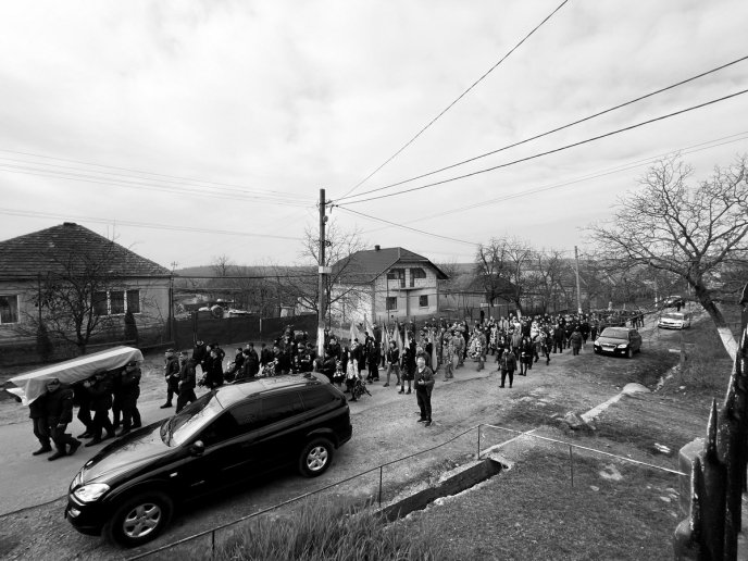 Мукачівщина попрощалася з Героєм, який повернувся із заробітків, щоб захищати Україну – 05