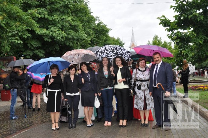 Парад випускників в центрі Мукачева: як це було (ФОТО) – 08