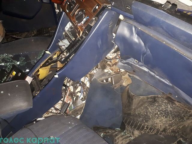 Оприлюднено нові фото з місця ДТП, в якій загинули два хлопці – 09