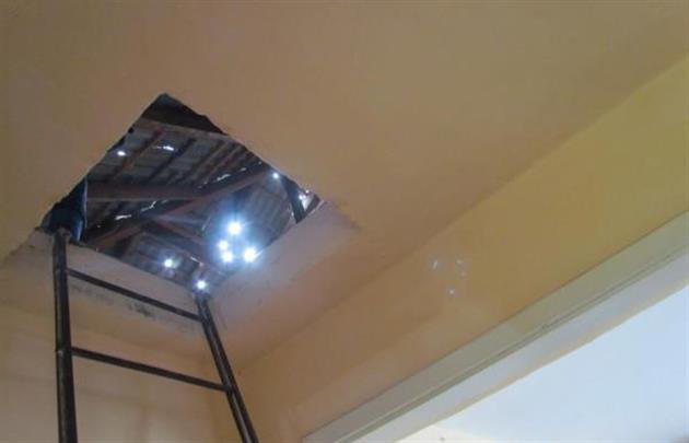 Мешканка Хустщини вирішила зберегти частину граду, що потріпав її обістя – 05