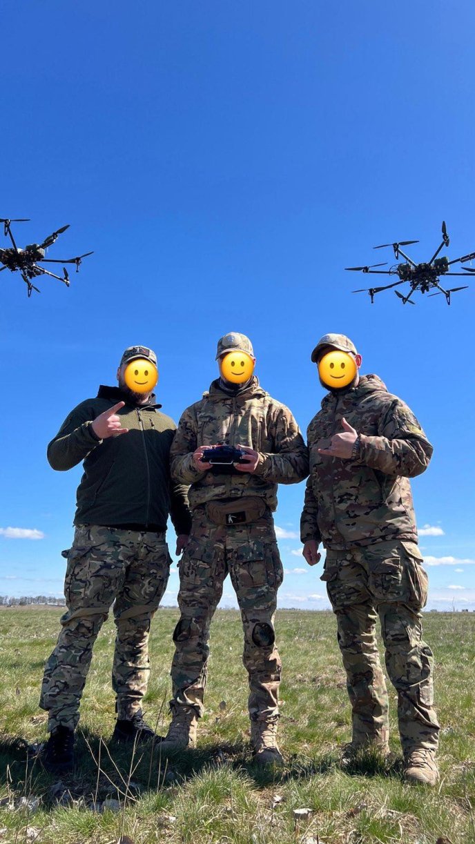 Президент нагородив трьох поліцейських із Мукачівського району, які захищають Україну на фронті – 01 Троє поліцейських із Мукачівщини отримали нагороди