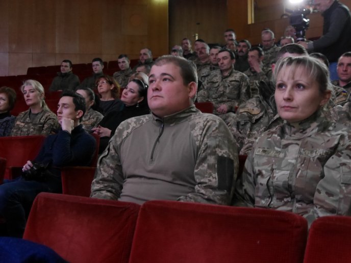 В Ужгороді нагородили військових 15-го окремого гірсько-піхотного батальйону – 06