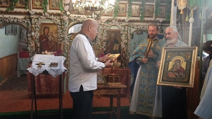 Москаль побував на богослужінні в оновленій дерев’яній церкві на Великоберезнянщині – 06