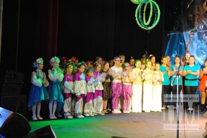 У Мукачеві засяяли вогні “Різдвяної зіроньки” (ФОТО) – 07