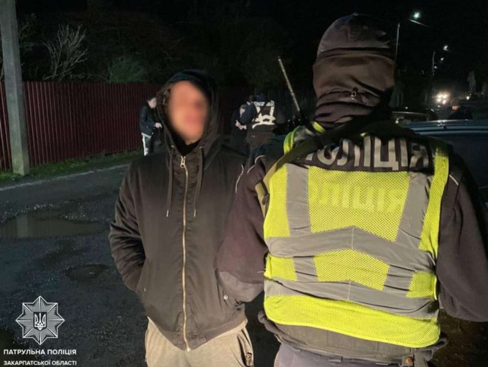 В Ужгороді нетверезий керманич мав при собі наркотики – 01