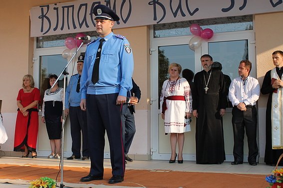 У День знань керівники Перечинської міліції відвідали місцеву школу-інтернат – 04