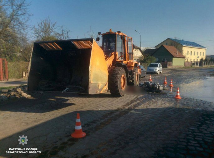ДТП за участю мотоциклістів: один чоловік загинув, другий – у лікарні – 03