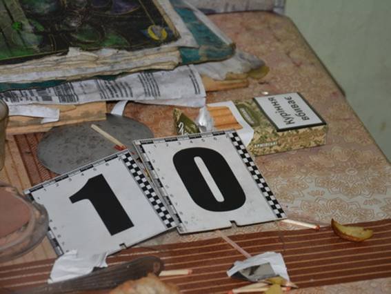 З’явились фото з місця жорстокого вбивства жінки на Свалявщині – 03