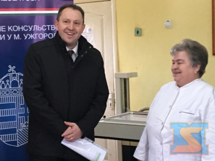 Угорщина передала Великоберезнянській ЦРЛ рентгенівське обладнання – 04