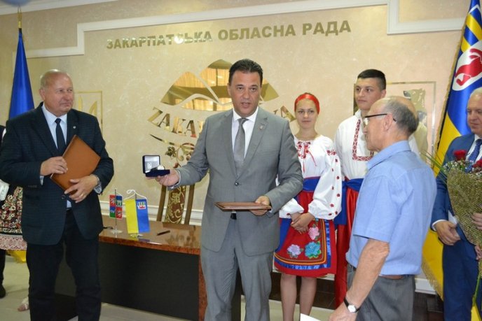 Закарпаття та Устецький край офіційно уклади договір про взаємну співпрацю – 12